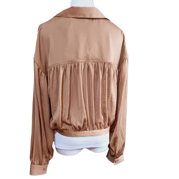 NEW EXPRESS Chic Blouse Top‎ Medium Beige Tan Tie Waist Peasant Coquette Neutral - Picture 8 of 8